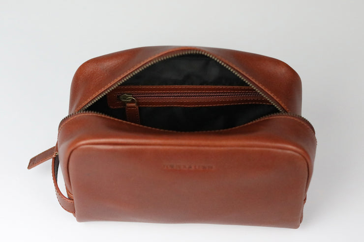 Woodbury Wash Bag | Brown Leather